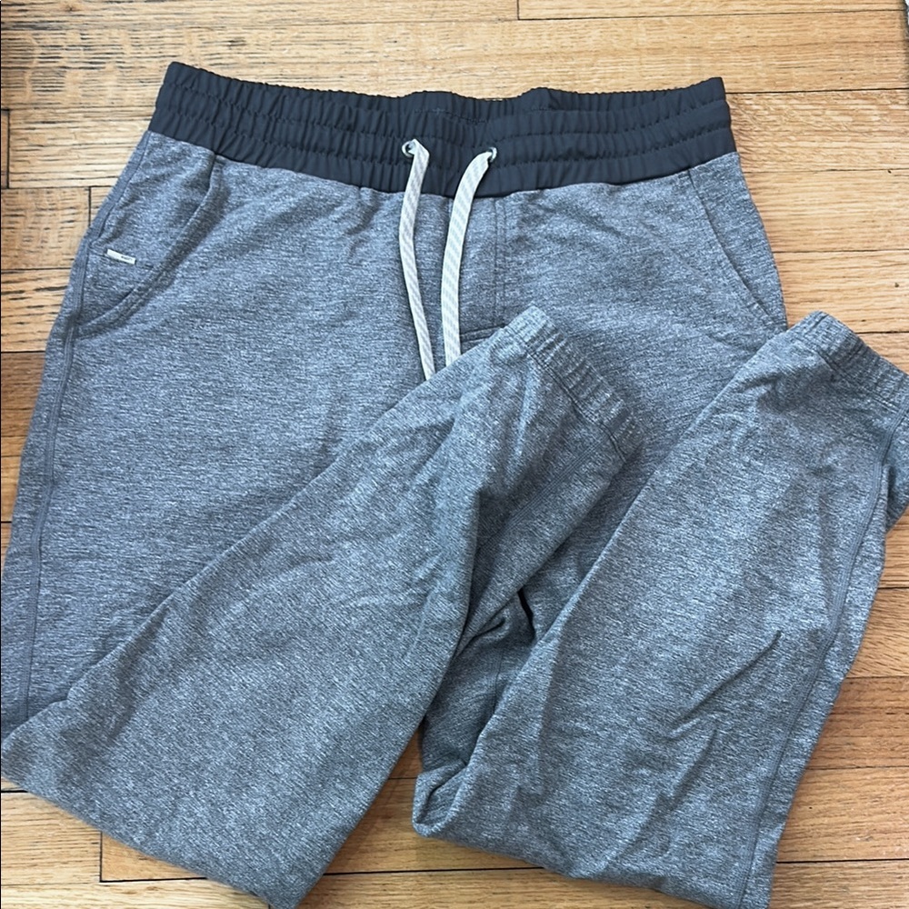 Vuori Men’s Gray Jogger Sweatpants
